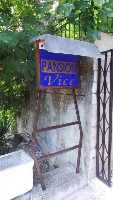 Pension Vice กราดัซ ภายนอก รูปภาพ